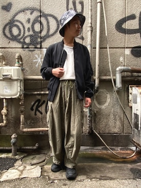 「タックイン」｜「アイテム（MA-1）」を使った、HIRATSUKAさん（メンズ・167cm）の夏コーディネート
