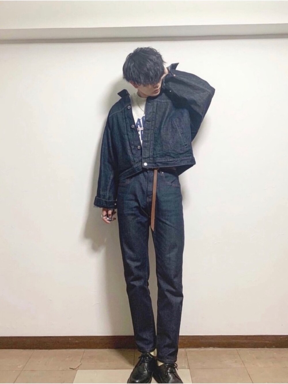 「デニムジャケット、デニムパンツ、セットアップ、Dr.Martens、jieda、ADER error、韓国ファッション、リング、ラルフローレン、ロングベルト」｜「MONKEY TIMEの＜monkey time＞ SELVAGE DENIM TRUCKER JACKET/トラッカージャケット（デニムジャケット、ブルー系）」を使った、shinさん（メンズ・178cm）の春コーディネートの1枚目の写真