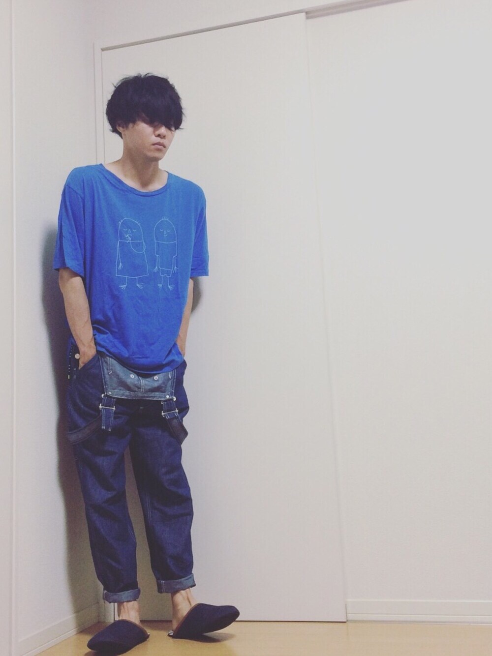 「サロペット、ブルー、Tシャツ、バンドT、フラボア、FRAPBOIS、LEE、夏コーデ、シンプル、ラクチンコーデ」｜「FRAPBOISのLEE×half（サロペット/オーバーオール、ブルー系）」を使った、potaさん（メンズ・175cm）の夏コーディネートの1枚目の写真