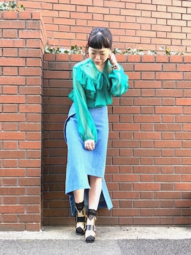 「アイテム（サンダル、ゴールド系）」を使った、MIKIさん（レディース・158cm）の春コーディネート