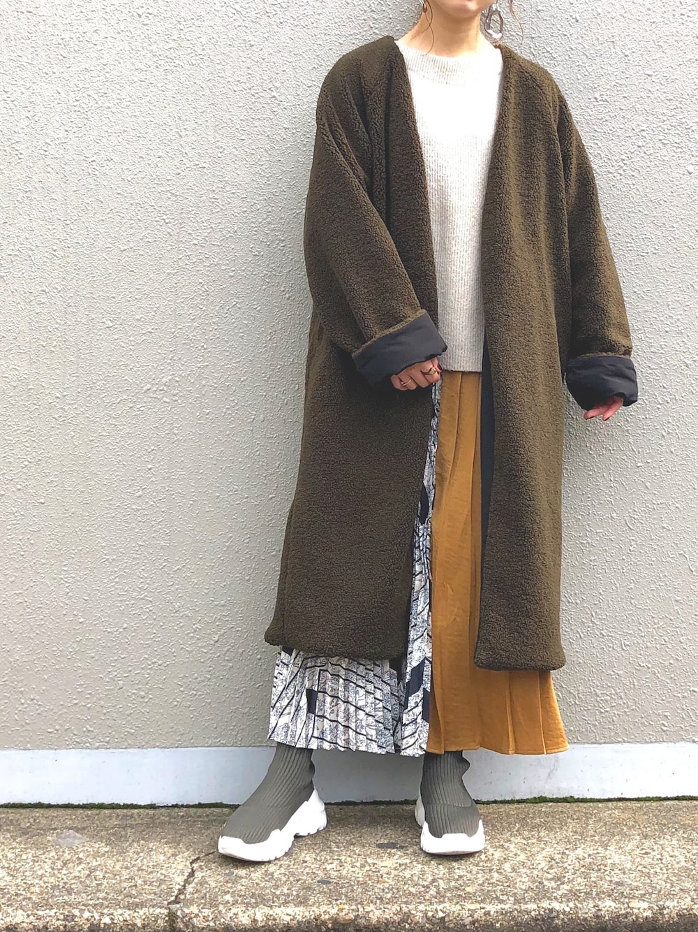 【新品タグ付き】オズモーシス　リバーシブルボアコート　ブラック★ OSMOSIS（オズモーシス）の「リバーシブルボアコート（その他