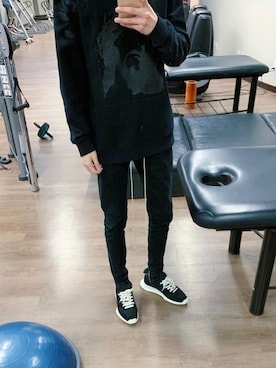 「GIVENCHY（ジバンシイ）のアイテム（スウェット）」を使った、chunhwamaさん（メンズ・183cm）の春コーディネート
