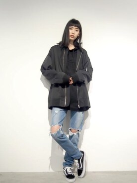 「EMODA」｜「アイテム（MA-1）」を使った、EMODA Official_STAFFさん（レディース・173cm）の春コーディネート