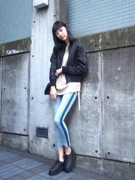 「EMODA」｜「アイテム（MA-1）」を使った、EMODA Official_STAFFさん（レディース・173cm）の春コーディネート