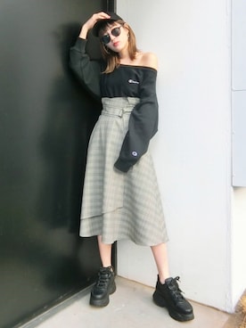 「EMODA（エモダ）のアイテム（スニーカー）」を使った、EMODA Official_STAFFさん（レディース・160cm）の冬コーディネート