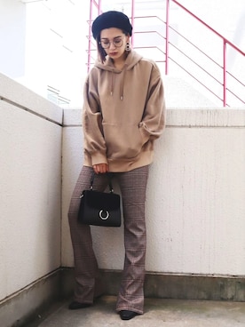 「アイテム（トップス、ベージュ系）」を使った、EMODA Official_STAFFさん（レディース・160cm）の秋コーディネート