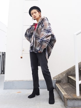 「EMODA（エモダ）のカットオフRIPPEDジャストウエストジーンズ（デニムパンツ）」を使った、EMODA Official_STAFFさん（レディース・160cm）の秋コーディネート