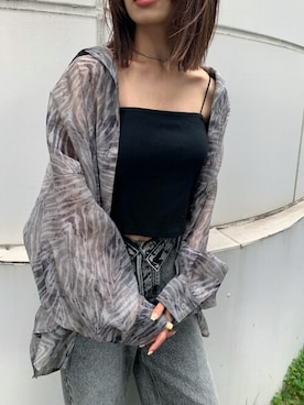 「アイテム（キャミソール、ブラック系）」を使った、EMODA Official_STAFFさん（レディース・160cm）の夏コーディネート