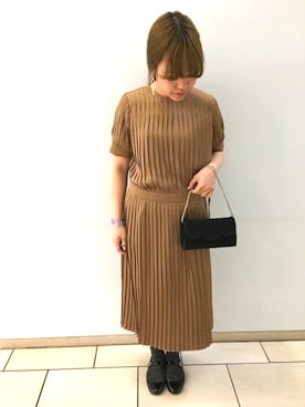 「アイテム（クラッチバッグ）」を使った、アトリエドゥサボンさん（レディース・157cm）の春コーディネート