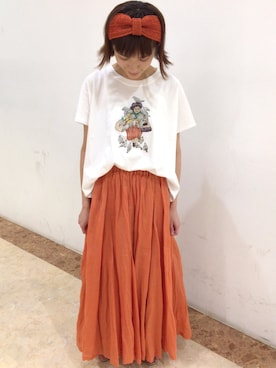 「アイテム（ヘアアクセサリー、オレンジ系）」を使った、アトリエドゥサボンさん（レディース・157cm）の夏コーディネート