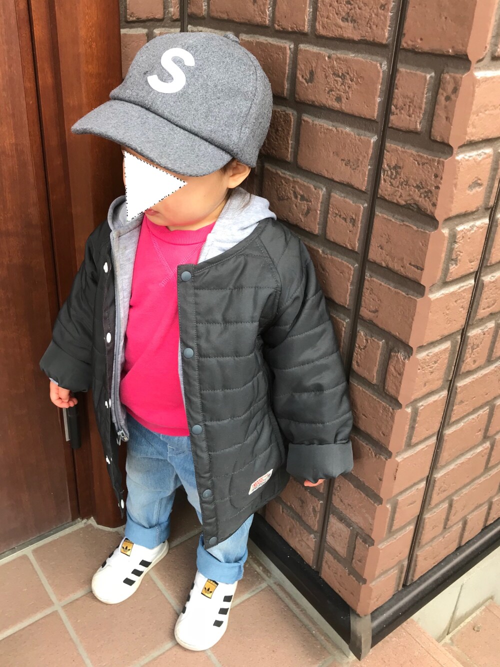 「キャップ、スウェット、パーカー、インナーダウン、デニム、デニムパンツ、ピンク、グレー、スリッポン、スニーカー」｜「BREEZEの3WAYダッフル（ダッフルコート、ブルー系）」を使った、RuRu..☺︎さん（キッズ・80cm）の冬コーディネートの1枚目の写真