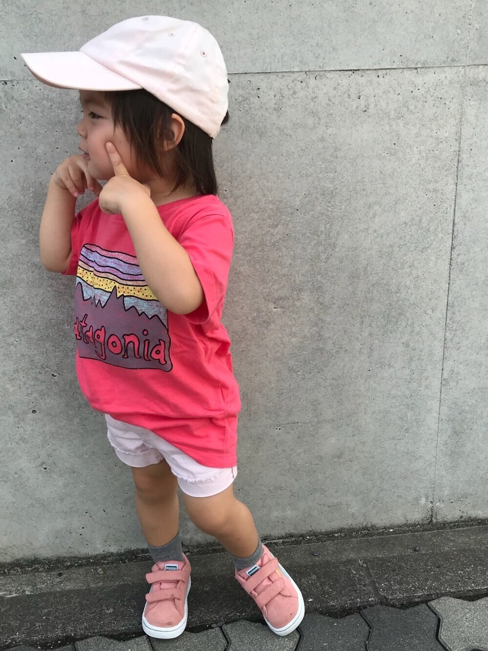 「夏のワントーンコーデ、ワントーンコーデ、ピンク、ピンクコーデ、キャップ、パタゴニア、patagonia、ショートパンツ、ショーパン、短パン」｜「Birthdayのアイテム（キャップ、ピンク系）」を使った、RuRu..☺︎さん（キッズ・90cm）の夏コーディネートの1枚目の写真