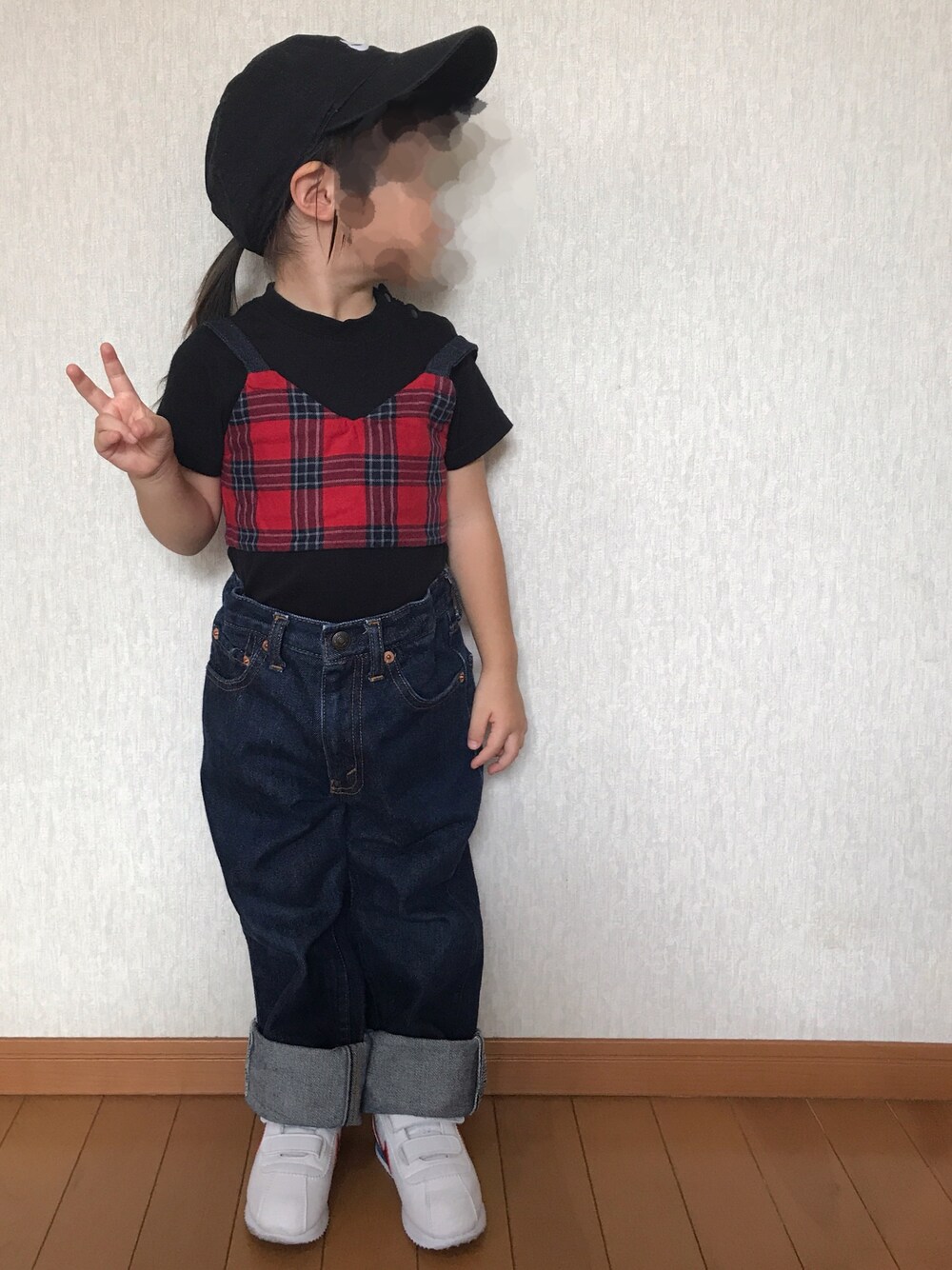 「ラブアンドピース2019、キャップ、ロゴキャップ、ビスチェ、チェック、チェッカーずまつり2019秋告知、リーバイス、Levi's、古着、コルテッツ」｜「NIKEの【WEB限定】ナイキフューチュラキャップ（キャップ、ブラック系）」を使った、RuRu..☺︎さん（キッズ・90cm）の秋コーディネートの1枚目の写真