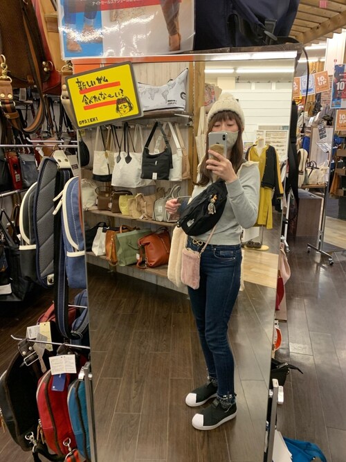 Adidas アディダス のスリッポンを使ったレディース人気ファッションコーディネート Sciaky