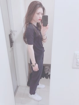 「adidas（アディダス）のアイテム（スニーカー、ホワイト系）」を使った、Sakurako Kitazakiさん（レディース・160cm）の春コーディネート