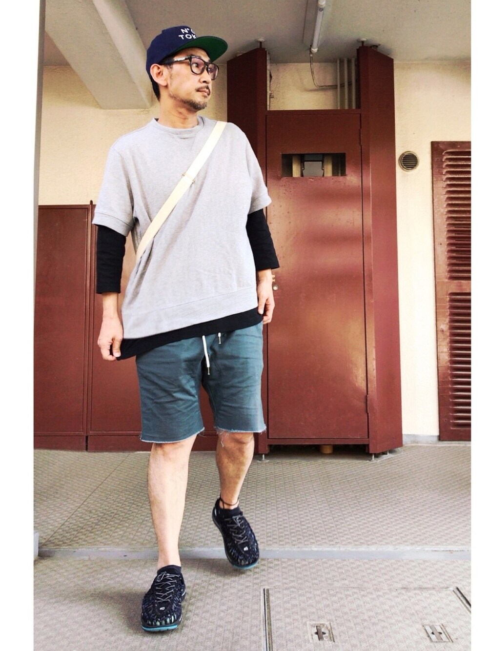 「半袖スウェット、ショートパンツ、keen、UNEEK、レイヤードスタイル、キャップ」｜「softcreamの＜SOFTCREAM＞ TOKYO 03 BB CAP/キャップ◆（キャップ、ブルー系）」を使った、さきさんさん（メンズ・173cm）の春コーディネートの1枚目の写真