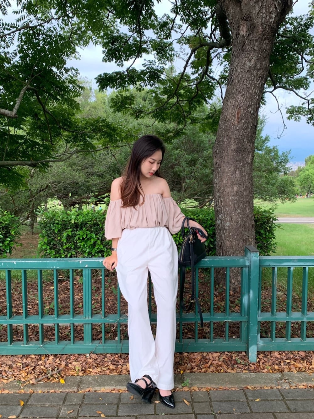 「Vivienne Westwood、summer」｜「Vivienne Westwoodのアイテム（バッグ、ブラック系）」を使った、Cleo🤍さん（レディース・155cm）の秋コーディネートの1枚目の写真