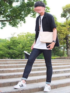 「アイテム（バングル/リストバンド）」を使った、にっしーさん（メンズ・180cm・20代）の春コーディネート