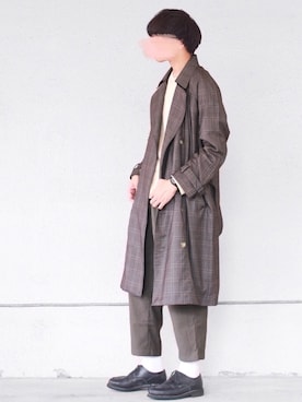 「秋のブラウンスタイル」｜「アイテム（トレンチコート）」を使った、にっしーさん（メンズ・180cm）の秋コーディネート
