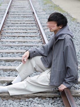 「shiki tokyo（シキトウキョウ）のアイテム（パーカー）」を使った、にっしーさん（メンズ・180cm）の秋コーディネート
