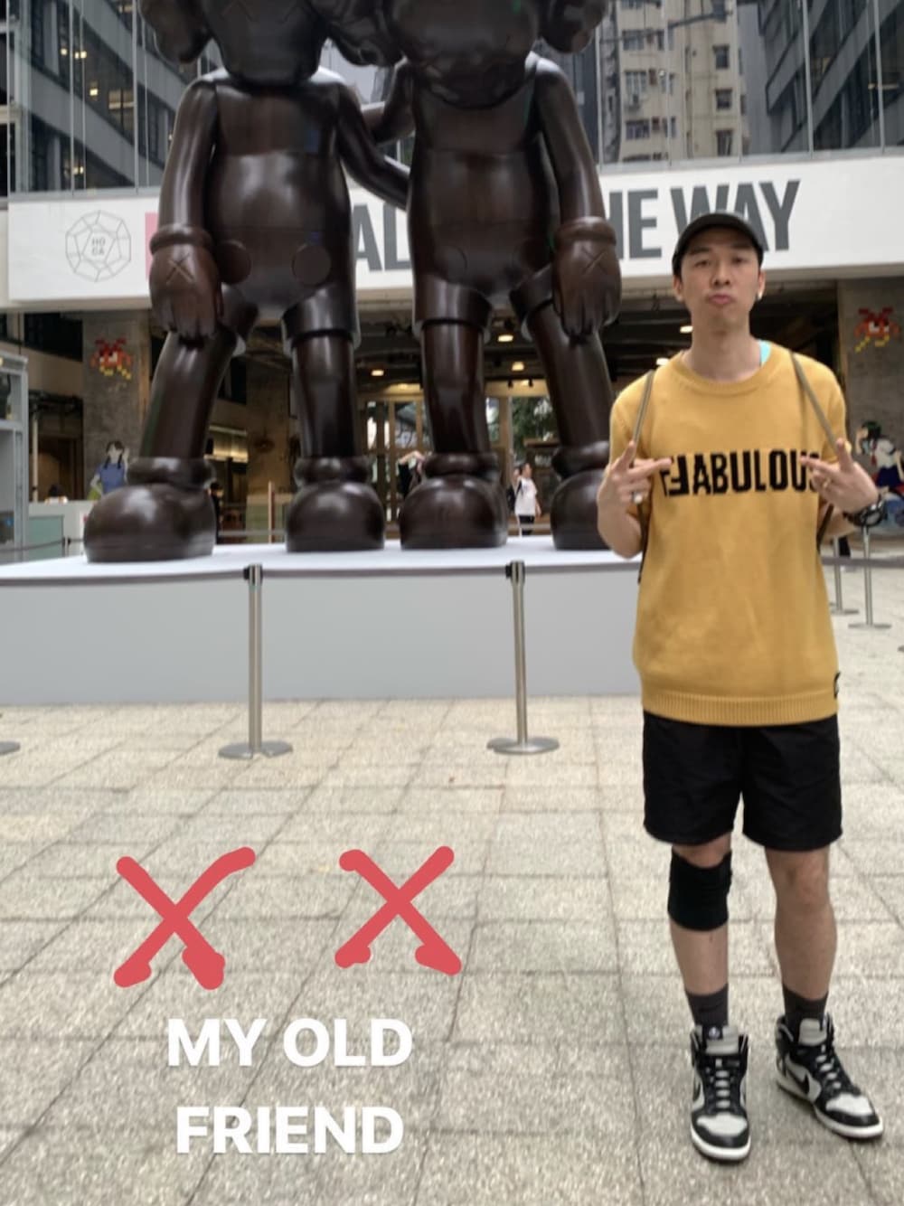 「FENDI、mastermind JAPAN、supreme」｜「FENDIのアイテム（ニット/セーター、ゴールド系）」を使った、Load Ipさん（メンズ・183cm）の春コーディネートの1枚目の写真