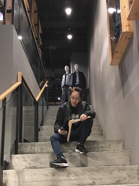 「Levi's（リーバイス）のアイテム（マウンテンパーカー）」を使った、Melody Hsuさん（レディース・163cm）の春コーディネート