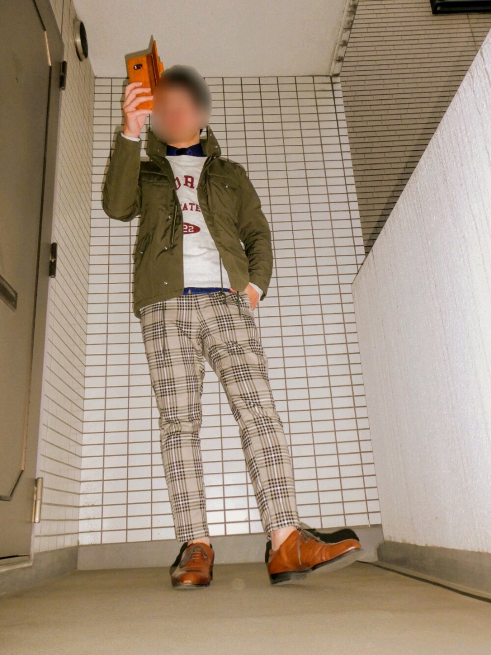 「大人カジュアル、おしゃれさんと繋がりたい、ユニクロ、ネクタイ、タイドアップ、オトナカジュアル、冬コーデ、休日スタイル、革靴」｜「417 EDIFICEのWASHABLE タイ COMMUTER ST（ネクタイ、レッド系）」を使った、Leonさん（メンズ・177cm）の冬コーディネートの1枚目の写真