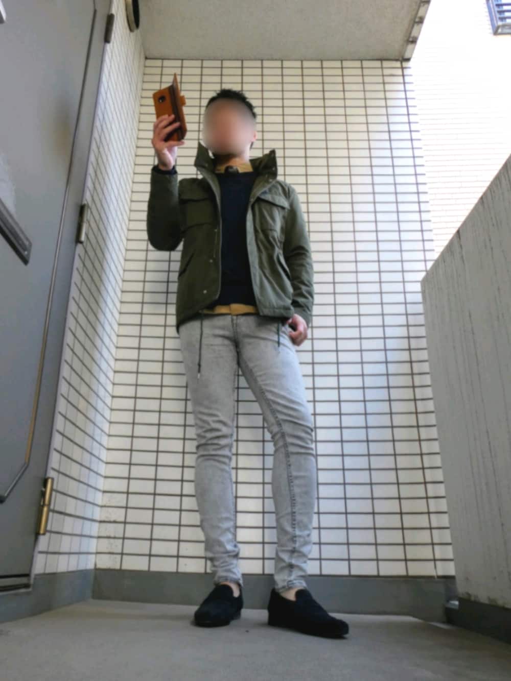 「冬、大人カジュアル、ネクタイ、タイドアップ、オトナカジュアル、スキニーデニム、ZARA、お洒落さんとつながりたい、休日スタイル」｜「417 EDIFICEのWASHABLETIE COMMUTER ST（ネクタイ、グレー系）」を使った、Leonさん（メンズ・177cm）の冬コーディネートの1枚目の写真