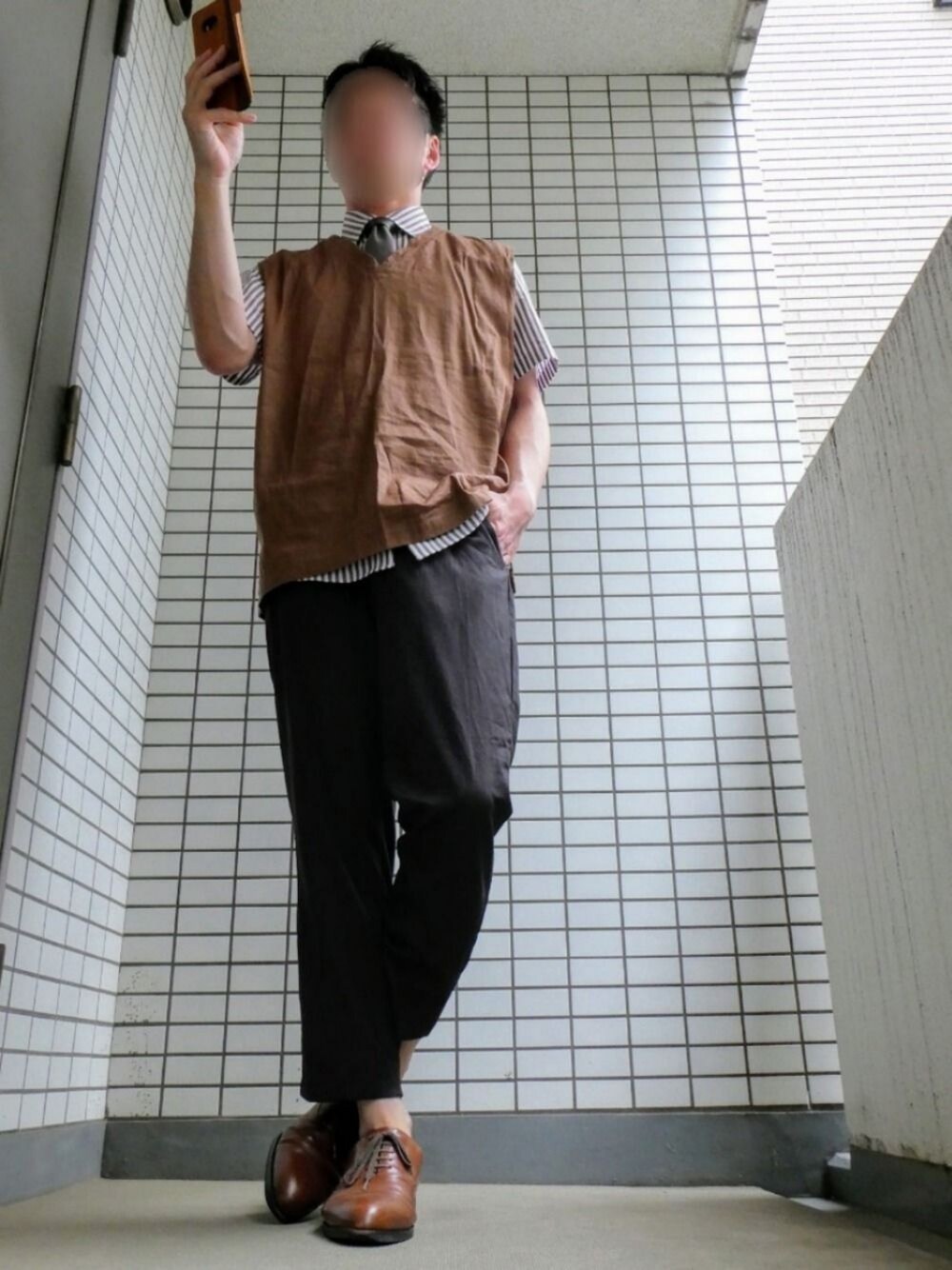「夏、大人カジュアル、ootd、ネクタイ、タイドアップ、プチプラ、オトナカジュアル、GU、きれいめカジュアル、シンプル」｜「GUのアイテム（シャツ/ブラウス、ブラウン系）」を使った、Leonさん（メンズ・177cm）の夏コーディネートの1枚目の写真