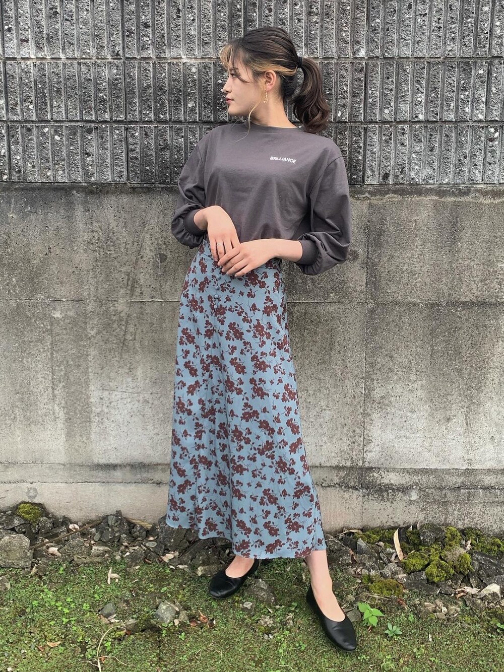 「休日コーデ、秋のコーデ、オトナ女子、今日のコーデ、お洒落さんとつながりたい、ootd、ガーリー、おとなしめ、ローリーズファーム(LOWRYS FARM)、インスタフォローしてね！」｜「LOWRYS FARMのアイテム（スカート、ブルー系）」を使った、Kana Stylesさん（レディース・172cm）の秋コーディネートの1枚目の写真