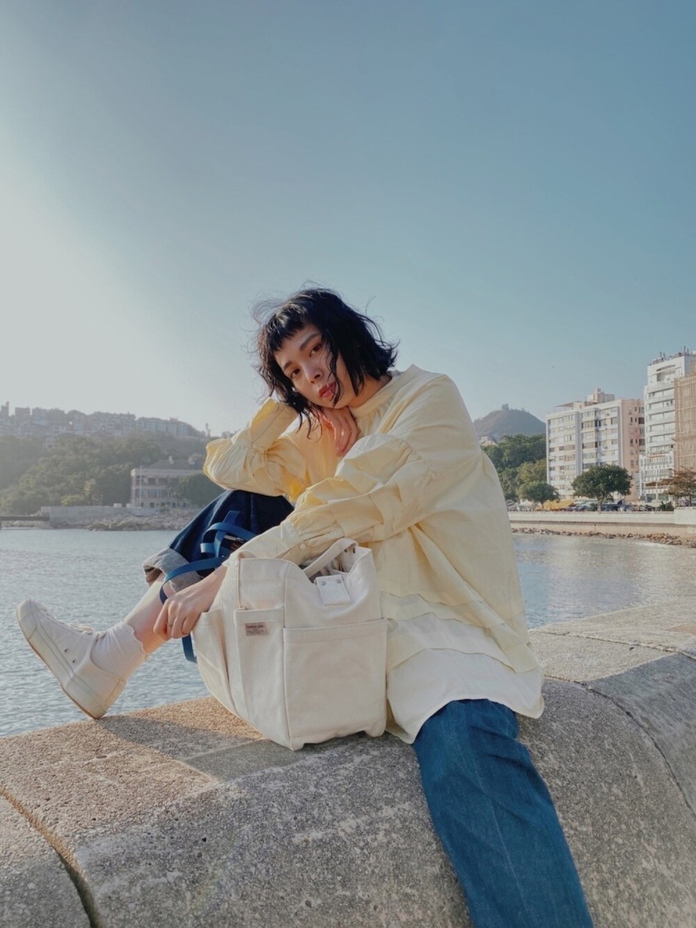 「ootd、Moonstar、niko and ...、le foyer、oversize」｜「LE FOYERのアイテム（シャツ/ブラウス、イエロー系）」を使った、Codieさん（レディース・160cm）の冬コーディネートの1枚目の写真