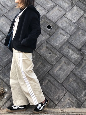 「adidas（アディダス）のアイテム（オールインワン・サロペット）」を使った、Manami さん（レディース・163cm）の冬コーディネート