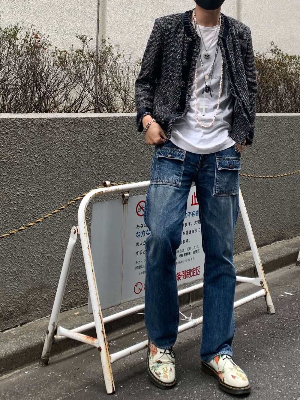 Yohji Yamamotoのノーカラージャケットを使った人気ファッション