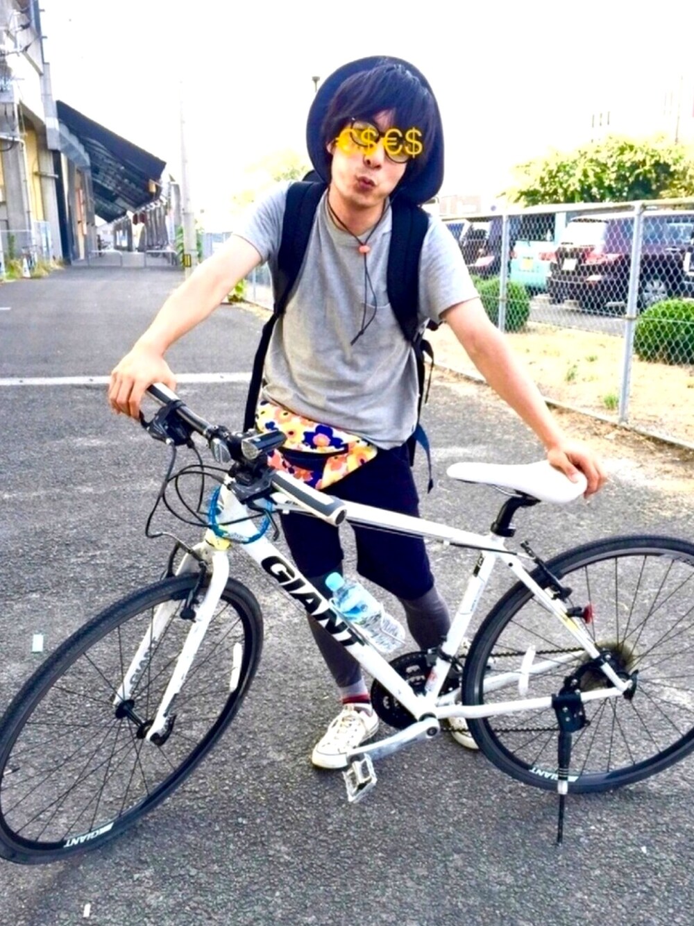 「残暑コーデ、サイクリング、Tシャツ、BEAMS、Columbia、ユニクロ」｜「Columbiaの【Columbia】コロンビアヒップバッグ（ボディバッグ/ウエストポーチ、その他）」を使った、€$€$さん（メンズ・165cm）の秋コーディネートの1枚目の写真