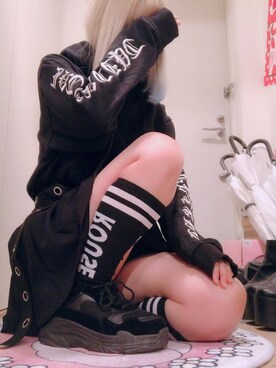 「WC（ダブル シー）のアイテム（パーカー）」を使った、ゆっきーな ʚ♡ɞさん（レディース・155cm）の冬コーディネート