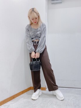 「WEGO（ウィゴー）のWEGO/シャーリングパフスリーブブラウス（シャツ/ブラウス、ブラック系）」を使った、ゆっきーな ʚ♡ɞさん（レディース・154cm）の秋コーディネート