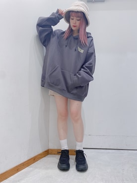 「WEGO（ウィゴー）のWEGO/ヘビーウエイトロゴビッグシルエットプルパーカー（パーカー、ブラック系）」を使った、ゆっきーな ʚ♡ɞさん（レディース・154cm）の秋コーディネート