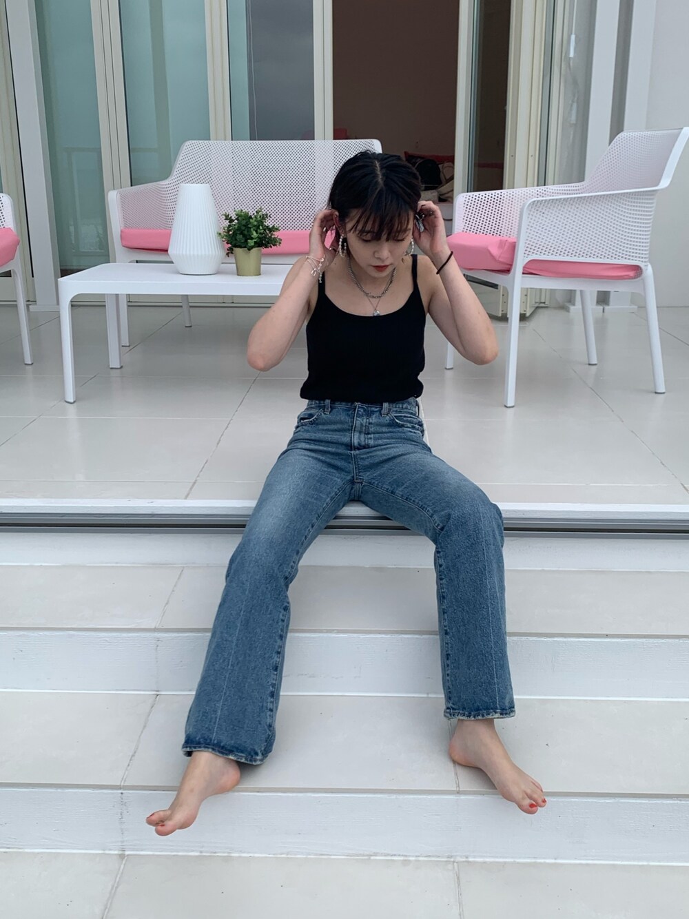 「moussy、ノースリーブ、ハイウエスト、ハイウエストパンツ、ハイウエストデニム、夏コーデ、着回しコーデ、今日のコーデ、ootd、おしゃれさんと繋がりたい」｜「MOUSSYのMVS FLARE(L)（デニムパンツ、ブルー系）」を使った、mikupipi17さん（レディース・162cm）の夏コーディネートの1枚目の写真