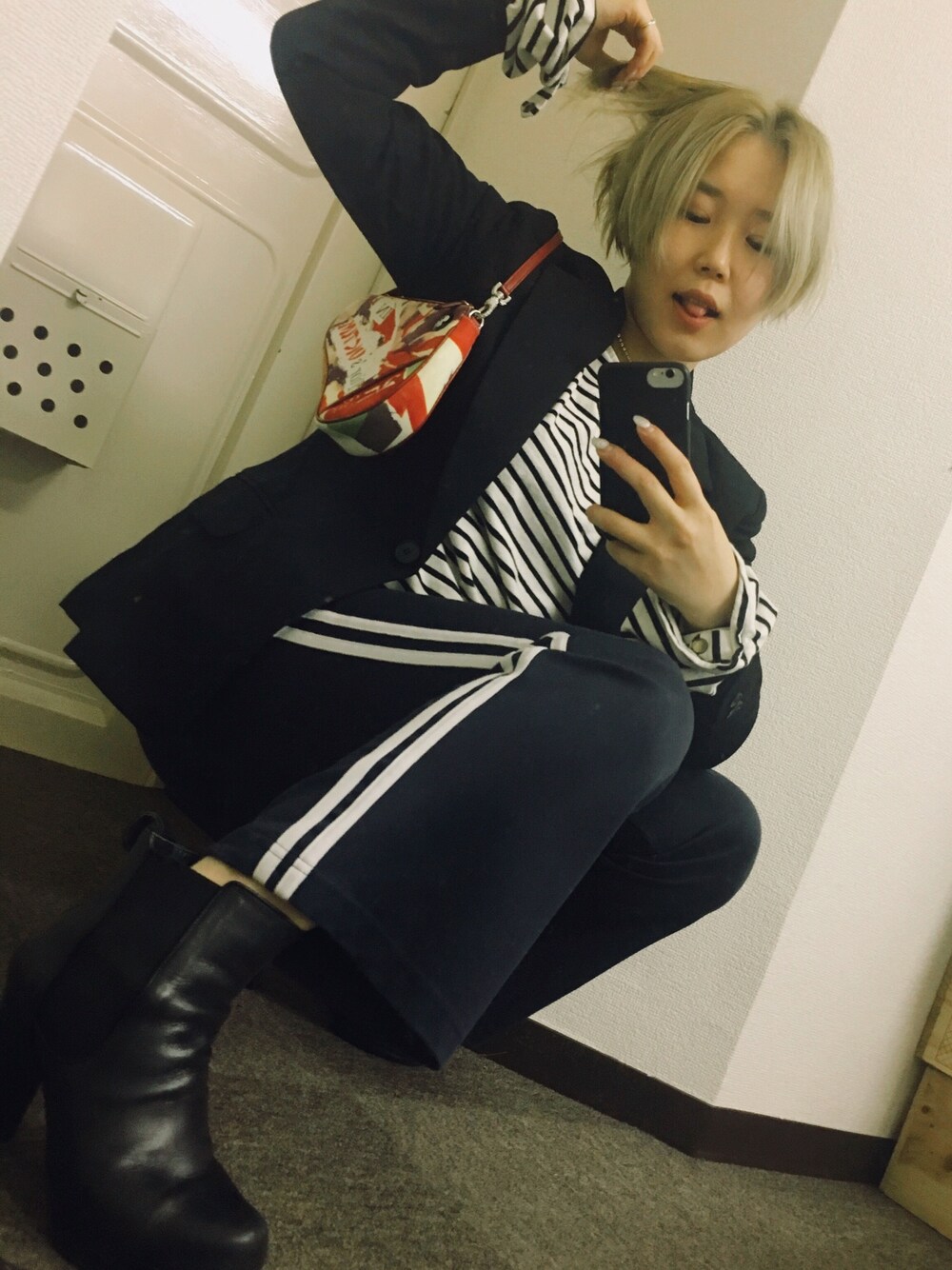 「はるコーデ、シンプル、ootd、大人コーデ、ストライプ、テーラードジャケット、スポーツミックス」｜「Diorのアイテム（バッグ、レッド系）」を使った、ヘジュさん（レディース・161cm）の春コーディネートの1枚目の写真