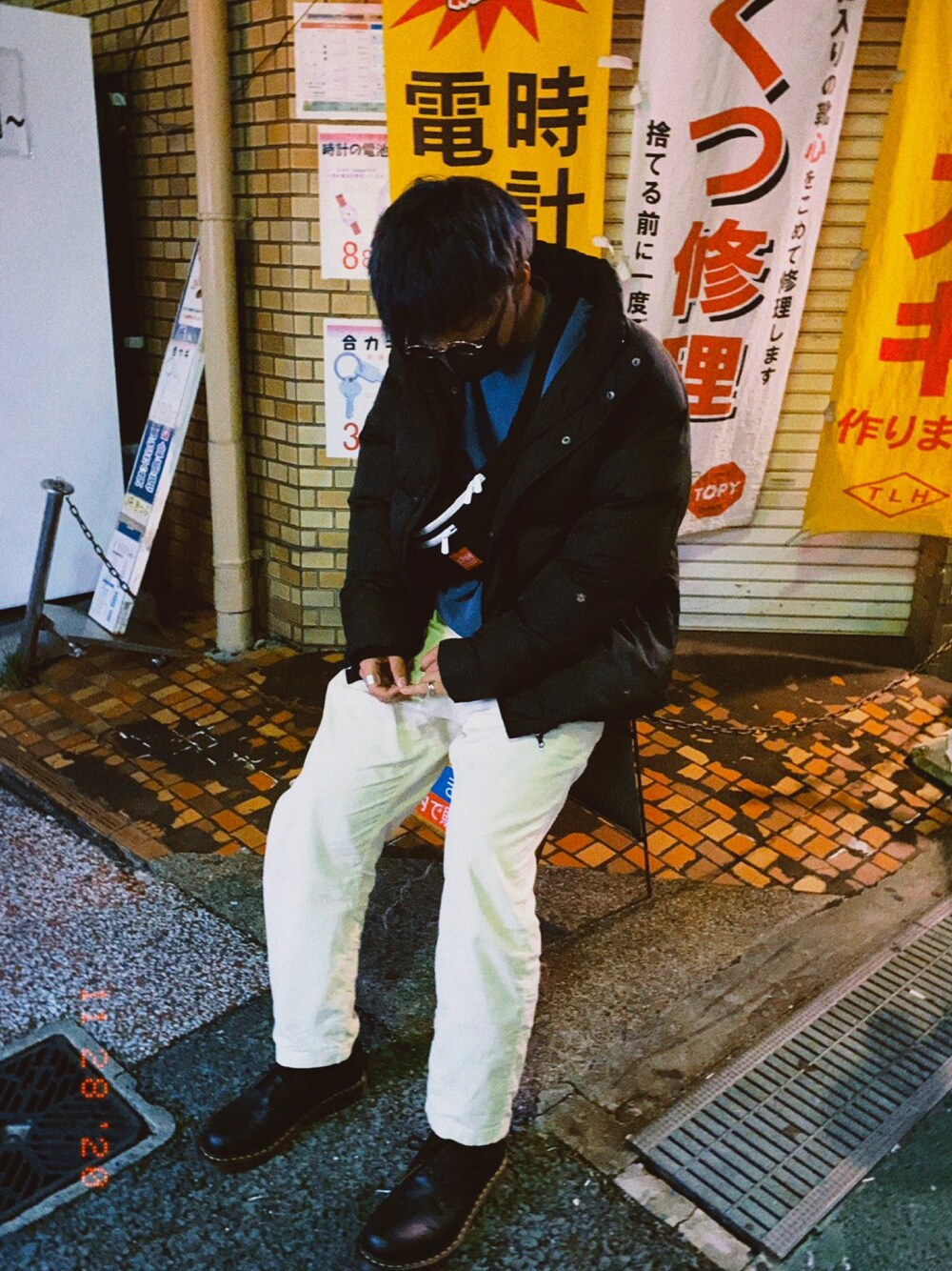 「おしゃれさんと繋がりたい、ダウンジャケット、冬コーデ、ブルゾン、オトナカジュアル」｜「LILLのビッグシルエットハイネックエコダウンジャケット（ダウンジャケット/コート、ブラック系）」を使った、たらこさん（メンズ・180cm）の秋コーディネートの1枚目の写真