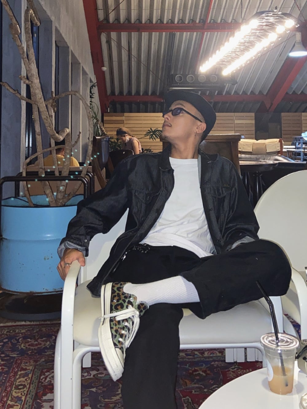 「Denimeのアイテム（デニムジャケット、ブラック系）」を使った、saneさん（メンズ・175cm）の冬コーディネートの1枚目の写真