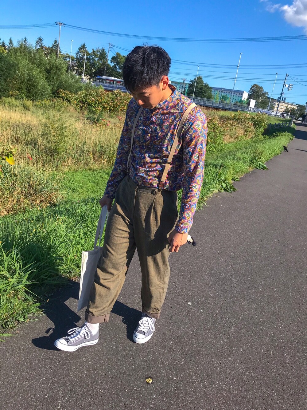 「今日のコーデ、ゆるコーデ、スニーカー、古着、きれいめカジュアル、古着MIX、converse、Pretty Green、柄シャツ、オトナカジュアル」｜「Pretty Greenのアイテム（シャツ/ブラウス、その他）」を使った、yukiさん（メンズ・176cm）の秋コーディネートの1枚目の写真