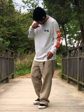 「AZUL by moussy（アズールバイマウジー）のアイテム（ニットキャップ/ビーニー）」を使った、＝＝トム＝＝さん（メンズ・174cm）の春コーディネート