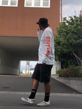 「NEWERA」｜「アイテム（スリッポン）」を使った、＝＝トム＝＝さん（メンズ・174cm）の秋コーディネート