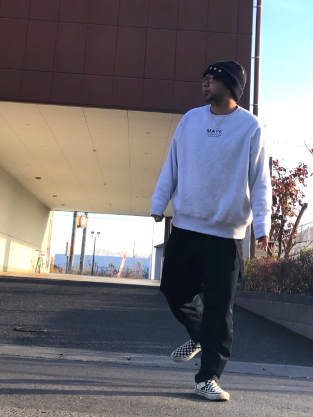 「ニット帽、スエット、SESSIONS、MAYK、KANGOL、ZIP FIVE、VANS」｜「SESSIONSのアイテム（ニットキャップ/ビーニー、ブラック系）」を使った、＝＝トム＝＝さん（メンズ・174cm）の冬コーディネートの1枚目の写真