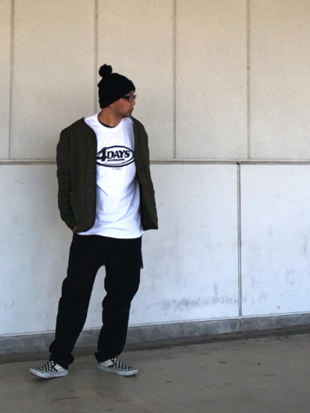 「ライナージャケット、ニット帽、ボンボンニット帽、NEW ERA、10匣、TENBOX、stussy、4Days ROLLERSTATING BY TENBOX」｜「NEW ERAのNEWERA KNIT CAP POM PON RIB BLACK（ニットキャップ/ビーニー、ブラック系）」を使った、＝＝トム＝＝さん（メンズ・174cm）の冬コーディネートの1枚目の写真