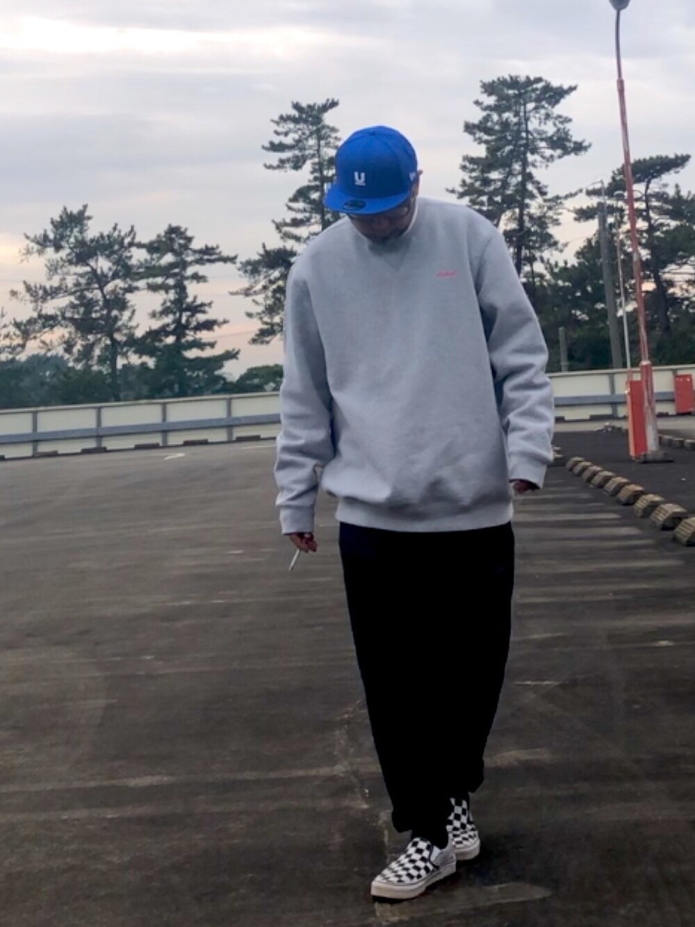 「年末WEAR感謝祭、スエット、ビックシルエット、キャップ、clumsy.pictures、carhartt、KANGOL、ZIP FIVE、UNDER COVER」｜「UNDERCOVERのMUU9H01-1（キャップ、ブルー系）」を使った、＝＝トム＝＝さん（メンズ・174cm）の冬コーディネートの1枚目の写真