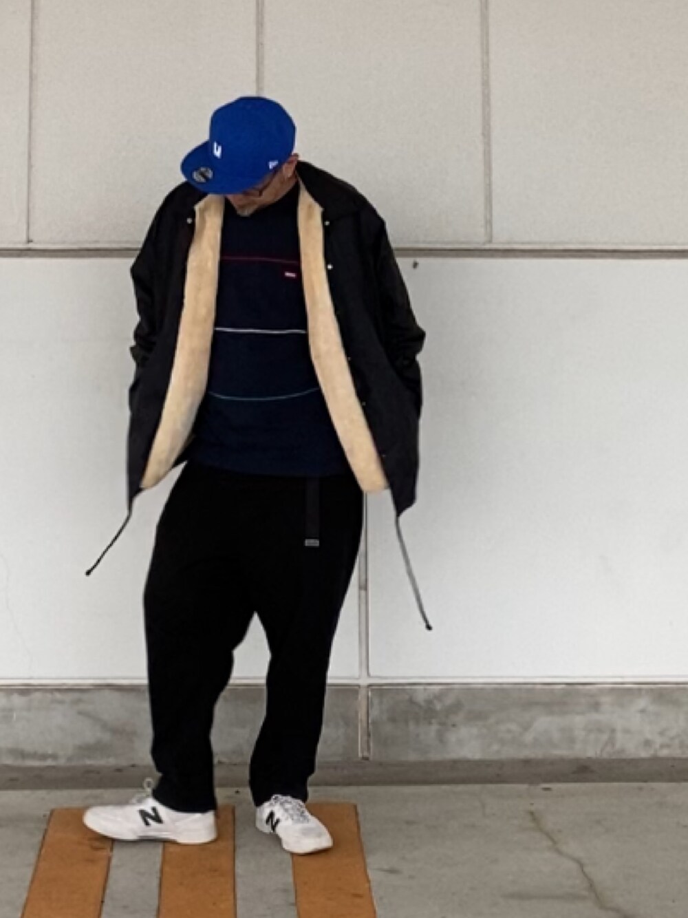 「冬アウター着回しチャレンジ、キャップ、コーチジャケット、ボア、チノパン、supreme、UNDER COVER、TENBOX、nbnumeric」｜「UNDERCOVERのMUU9H01-1（キャップ、ブルー系）」を使った、＝＝トム＝＝さん（メンズ・174cm）の冬コーディネートの1枚目の写真