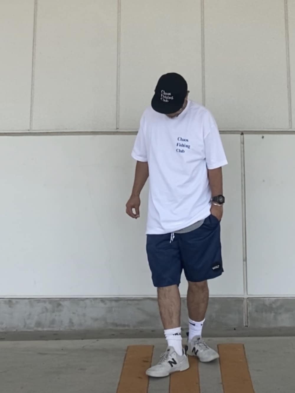 「Tシャツ、ハーフパンツ、タンパンスタイル、短パン、ストリート、スケータースタイル、chaosfishingclub」｜「Chaos Fishing Clubのアイテム（キャップ、ブラック系）」を使った、＝＝トム＝＝さん（メンズ・174cm）の春コーディネートの1枚目の写真