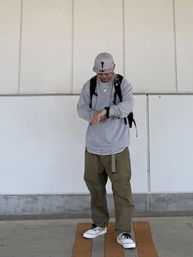 「スエット」｜「アイテム（チノパンツ）」を使った、＝＝トム＝＝さん（メンズ・174cm）の春コーディネート